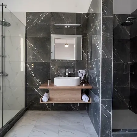 Bed & Breakfast Plaka Arch