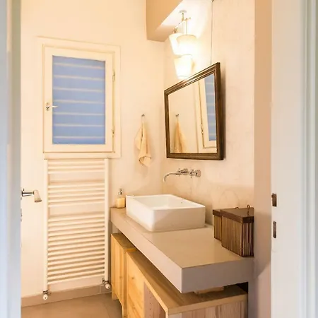 Stylish Flat With Veranda In The Heart Of * Atenas