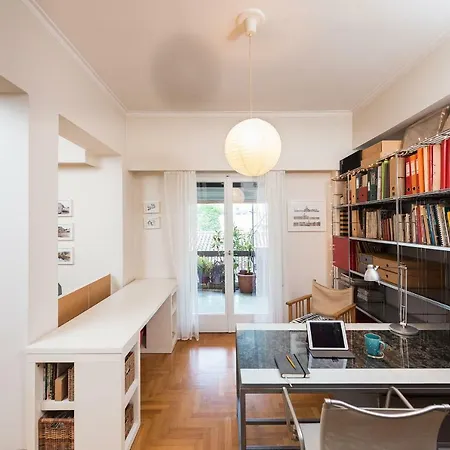 Stylish Flat With Veranda In The Heart Of