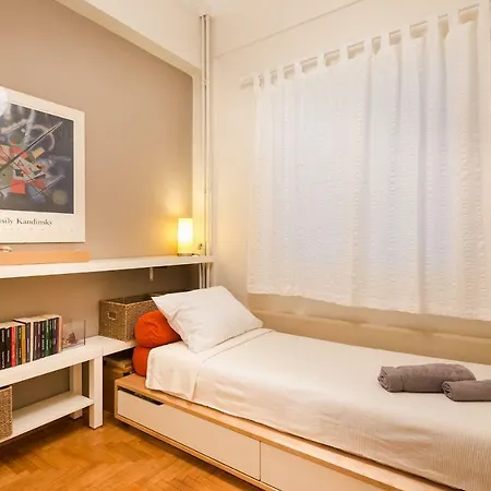 Stylish Flat With Veranda In The Heart Of *