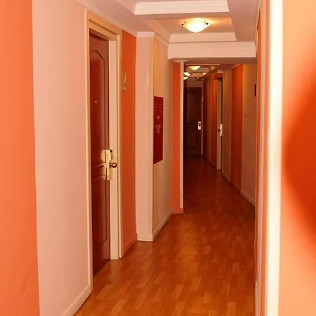 Oscar Hotel 3*