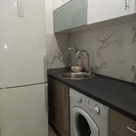 Cozy Near Victoria Metro Station *