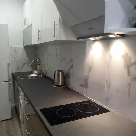 Cozy Near Victoria Metro Station Apartment *