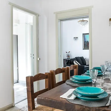 Elegant Central Apartments - Acropolis View & Garden