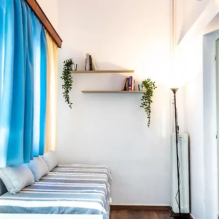 Elegant Central Apartments - Acropolis View & Garden Apartament Ateny