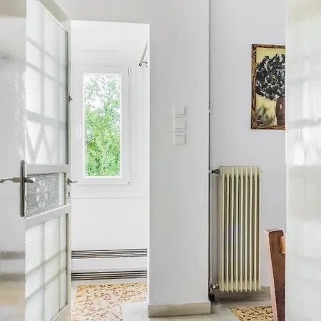 Elegant Central Apartments - Acropolis View & Garden Apartament *
