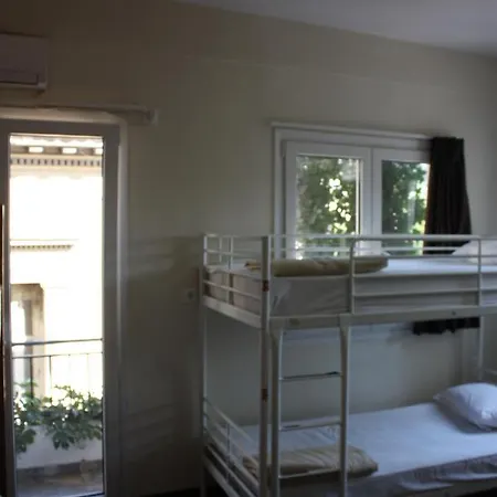 Pella Hotel *