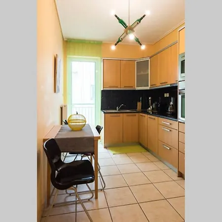 Spacious 2 Bedroom In Thessio Appartement