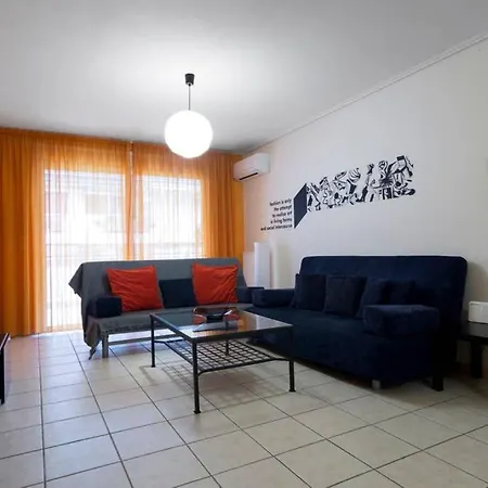 Spacious 2 Bedroom In Thessio * Athènes