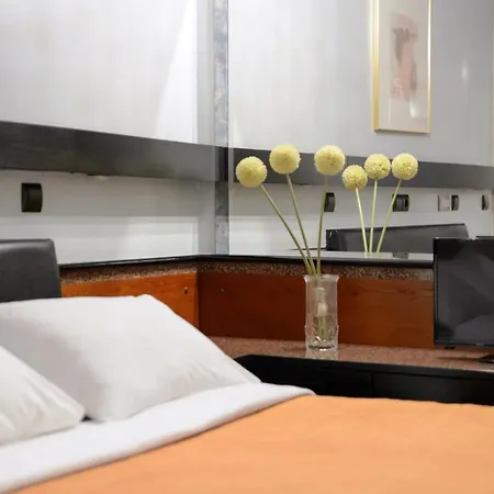 Victory Hotel 2*