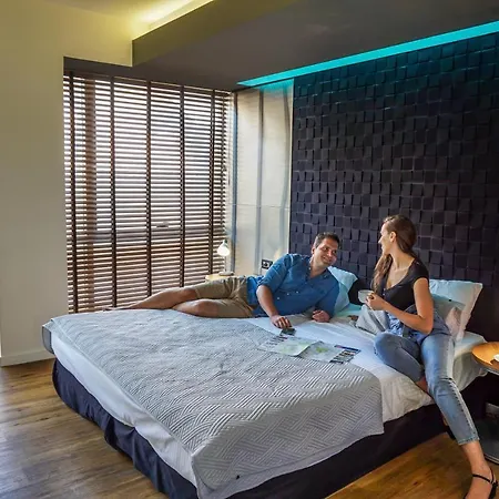 Pi Apartment *