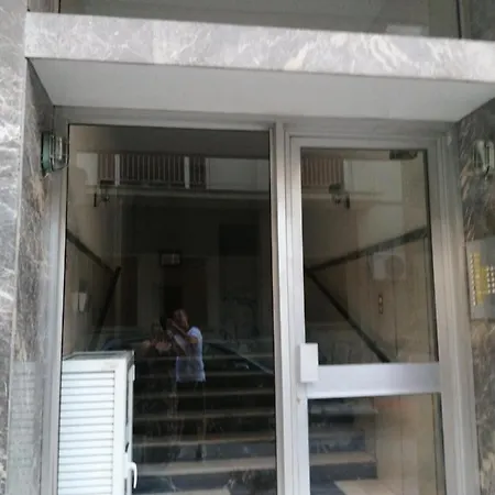 Hostel αpt.rooms. Axarnon *