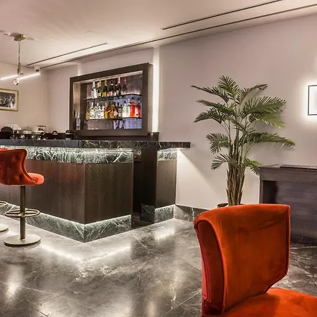 Royalty Hotel 4*