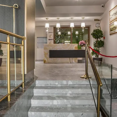 Royalty Hotel 4*