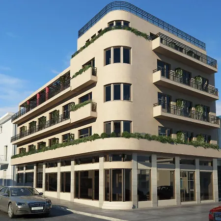 Royalty Hotel