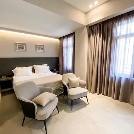 Royalty 4*
