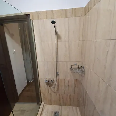 Center أثينا