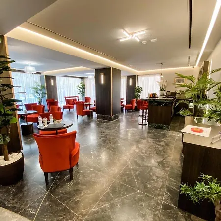 Royalty 4* Athens