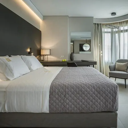 Royalty 4* Athens