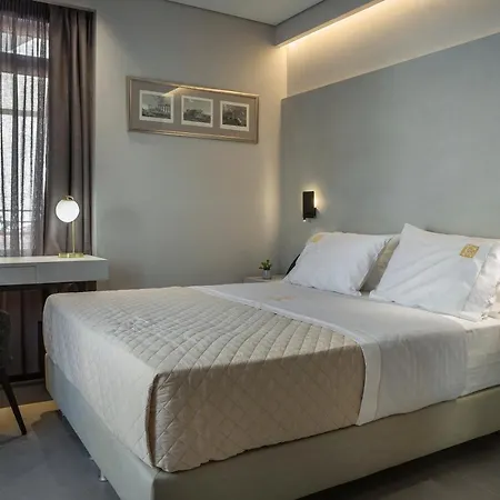Royalty Hotel 4*