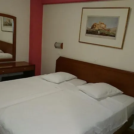 Hotel Economy