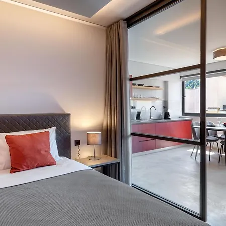 Muse Urban Aparthotel 3*