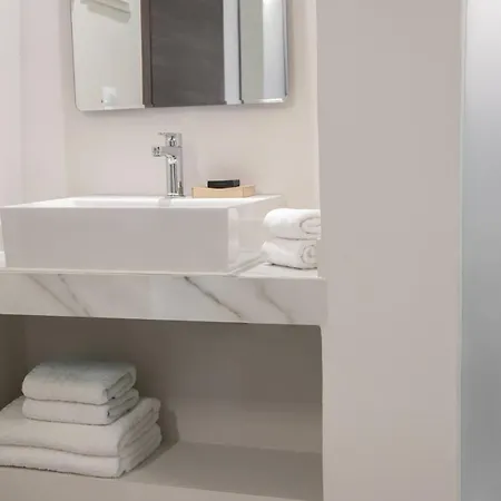 Hotel The Convo Riviera 3*