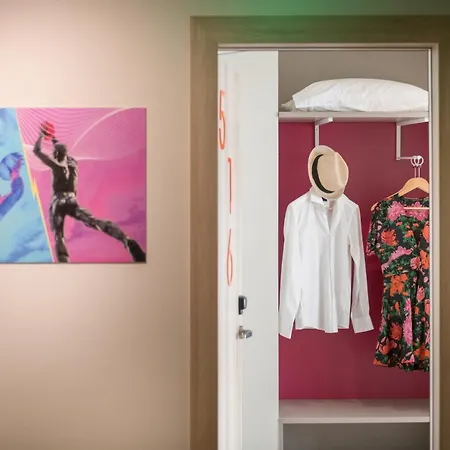 Ibis Styles Routes Hotel 4*