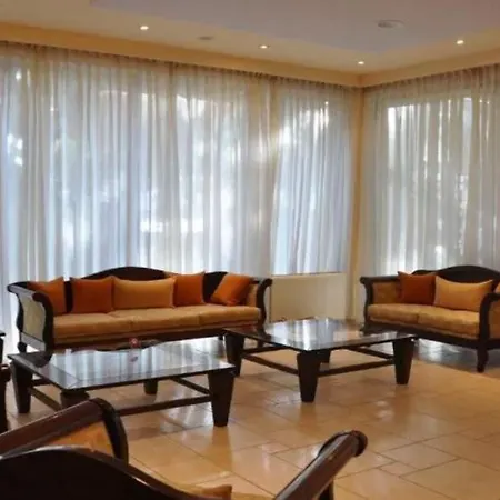 Chris Hotel