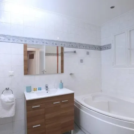 Palaio Faliro, A Bright And Spacious *