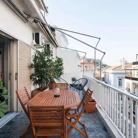 Daire A Masterpiece In Plaka With Big Balcony And Acropolis View