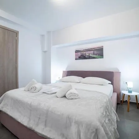 Apartment Brand New Aprt With Backyard In Lycabettus Hill ! Athens