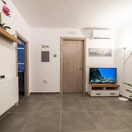 Brand New Aprt With Backyard In Lycabettus Hill ! Apartment