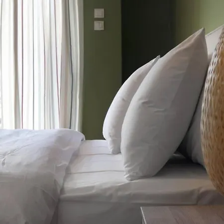 Palaio Faliro, A Bright And Spacious Apartment *