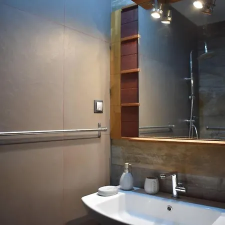 Apartment 3h Myrto ενα λειτουργικό κοντά στην *