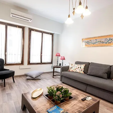 ¨socrates¨ Traditional In The Center Of Apartment *