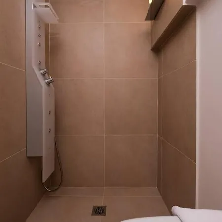Urban Luxury Homm Apt. In Deinokratous Str. Apartment *