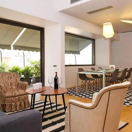 Urban Luxury Homm Apt. In Deinokratous Str. *