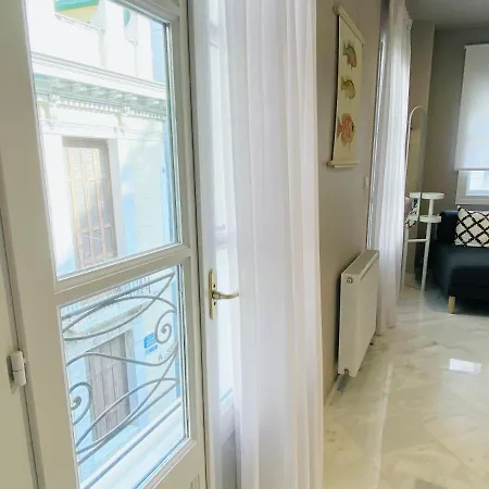 Syntagma Square: Amazing Cozy - Whale Apartment
