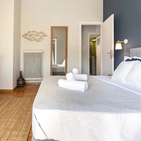 “dandelion” With An Acropolis View Apartment