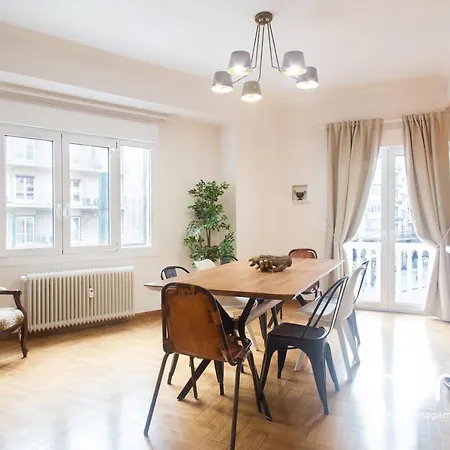 Acropolis Urban Oasis Apartment