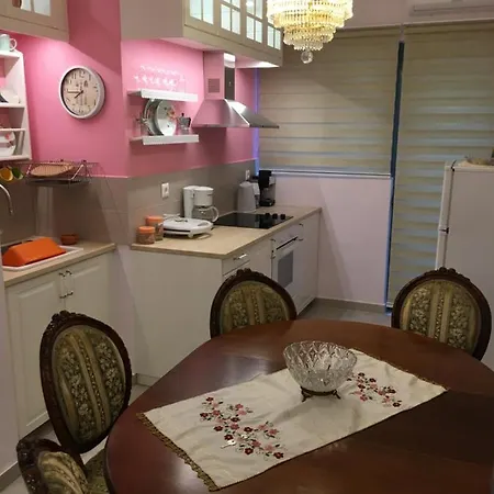 Apartment Lovely In