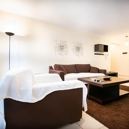 Homey Penthouse In Kypseli Apartment *