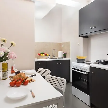Homely By 3* Aten