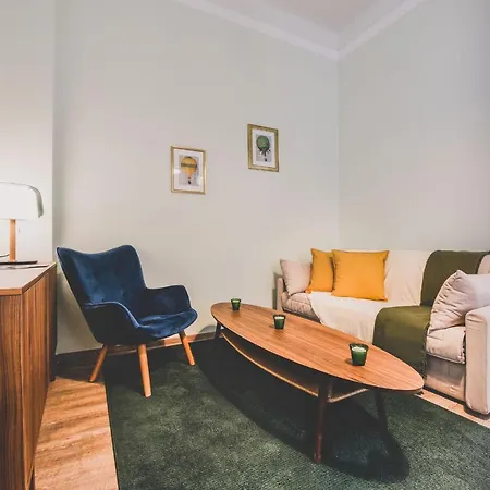 Neoclassical Near Acropolis - Livingstone Crystal Apartment Athens