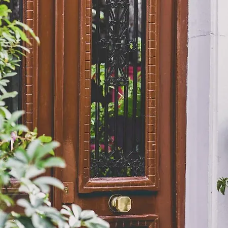 Neoclassical Near Acropolis - Livingstone Crystal Apartment Athens