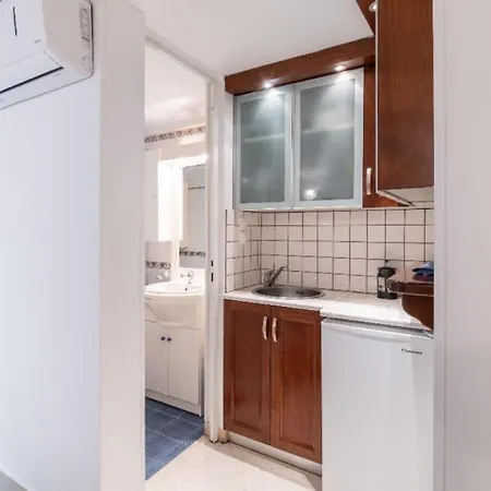 In The Center, Syntagma Apartment