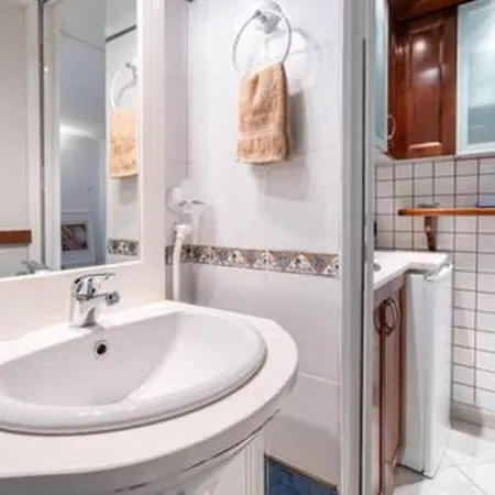 In The Center, Syntagma Apartment *