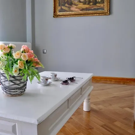 Historic Centre Renovated Apartment