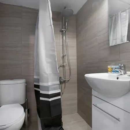 Kolonos, A Renovated Apartment *